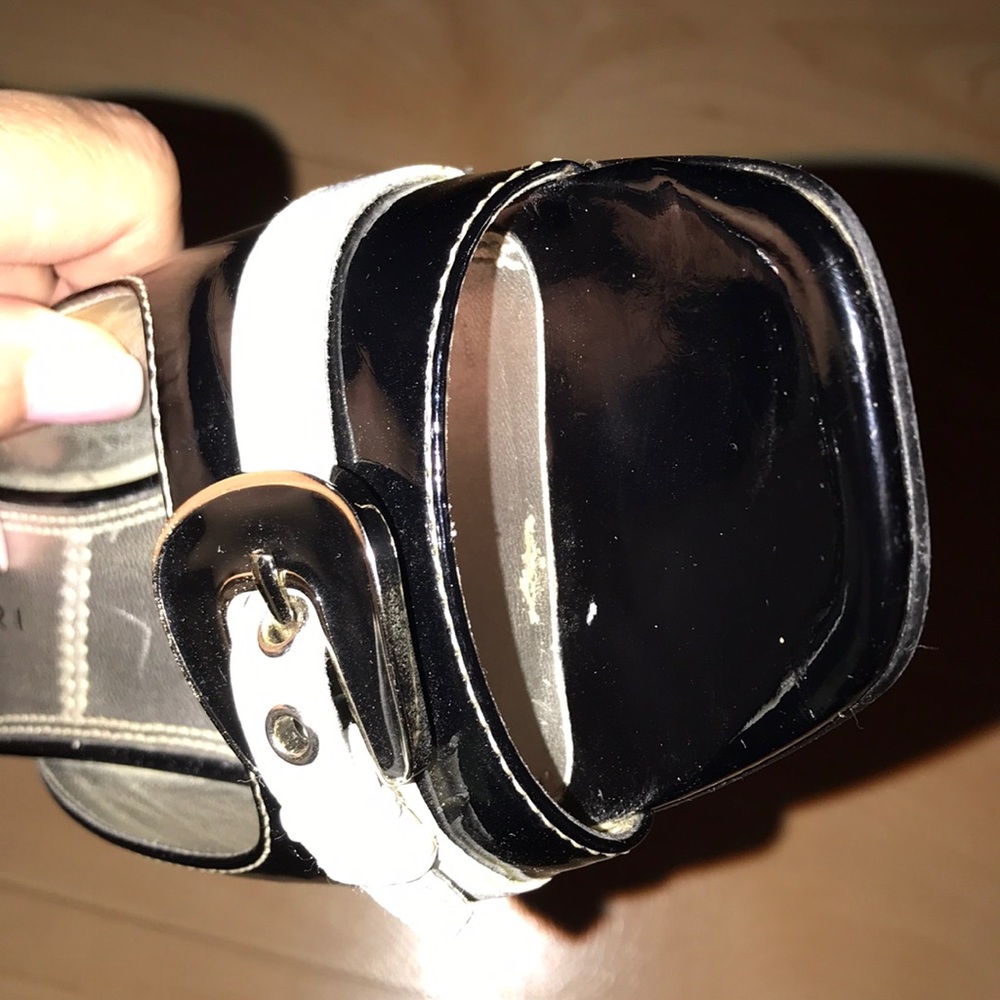 Tahari Sandals 👡 with buckle.Bundle promo: send offer - 5 items for $35 🌸 - Picture 6 of 7